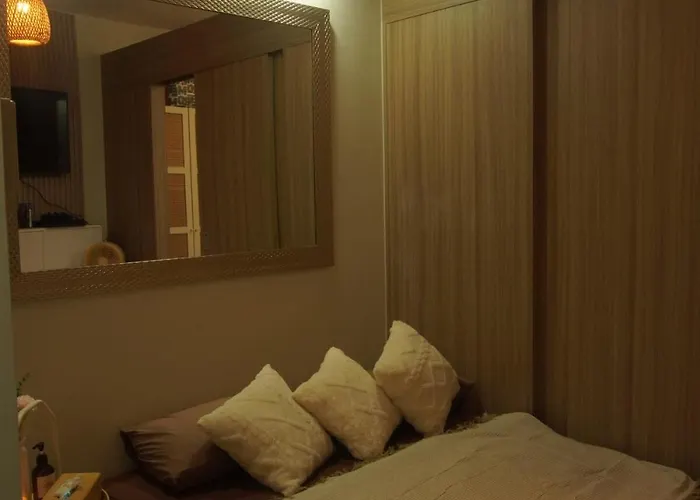 Spacious Near Moa, Naia & Smx, Netflix, Ps4 Apartment Manila