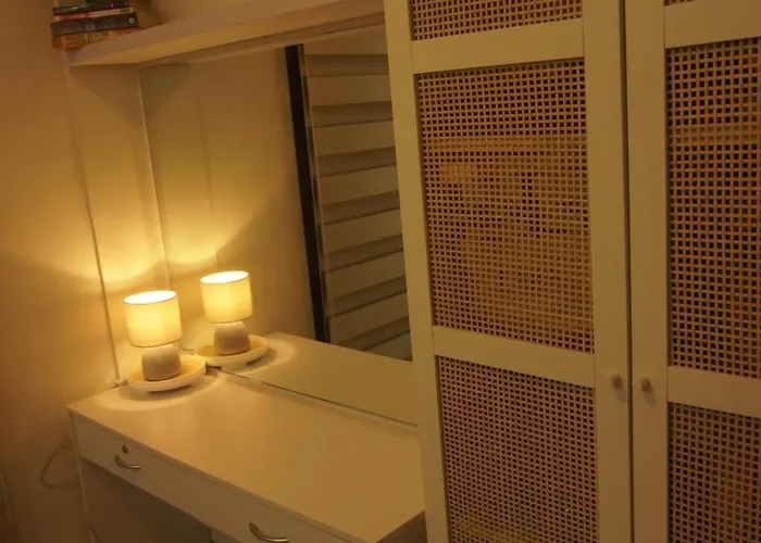 Apartment Spacious Near Moa, Naia & Smx, Netflix, Ps4 Manila